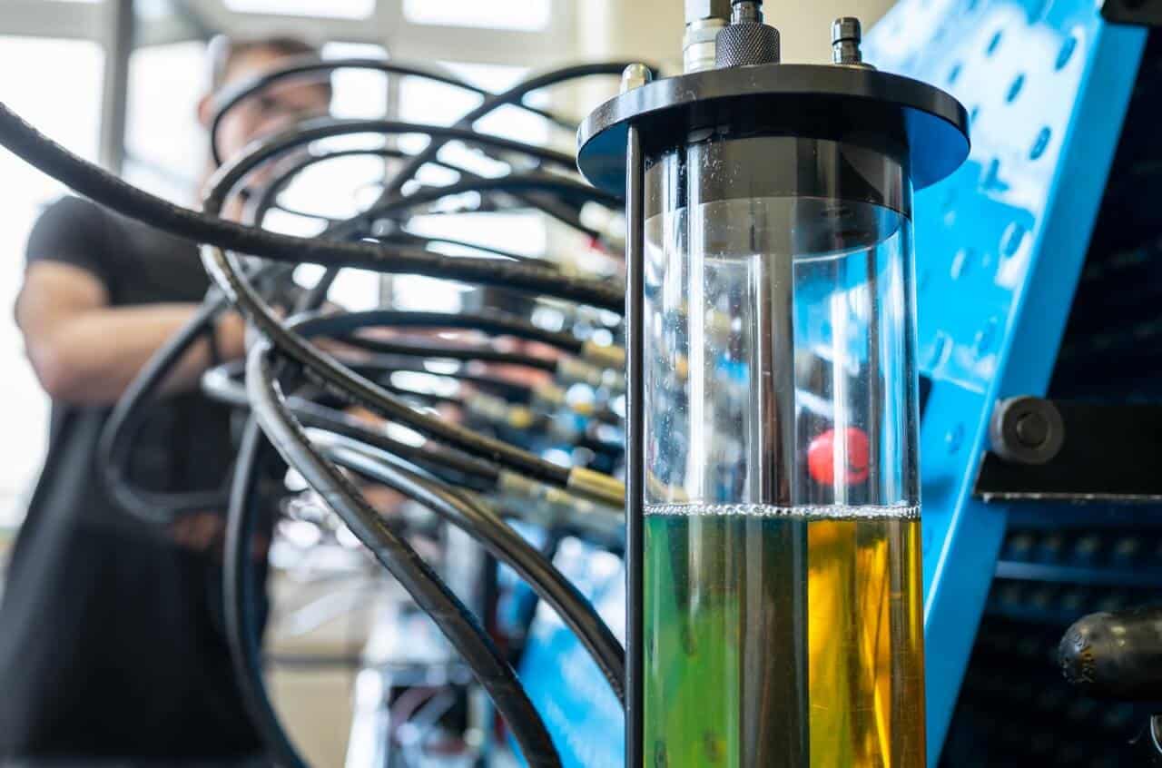 Rohre und flüssigkeiten